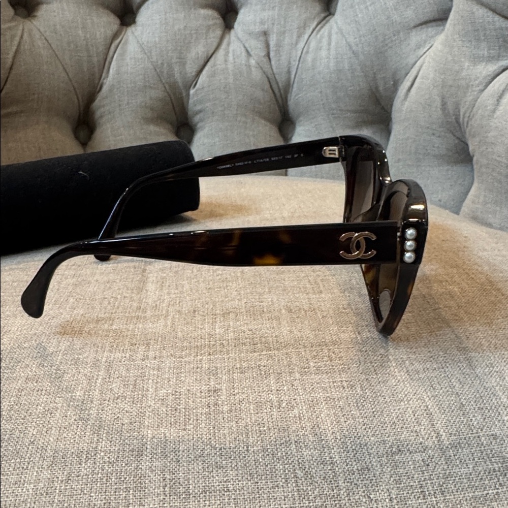 CHANEL Tortoise Shell Sunglasses - Picture 3 of 6
